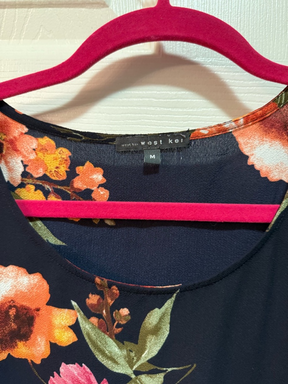 West Key Floral Tie-Waist Blouse - Navy with Pink & Orange Flowers size Medium - Picture 2 of 3
